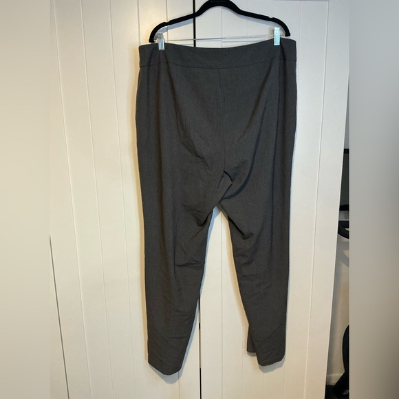 Roz & Ali Womens stretch pull on straight leg gray dress pants, size 18 - Picture 3 of 3